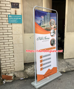 standee kiểu cửa đế nước