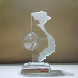 Kỷ niệm chương thủy tinh tinh tế, lưu giữ dấu ấn bền lâu.